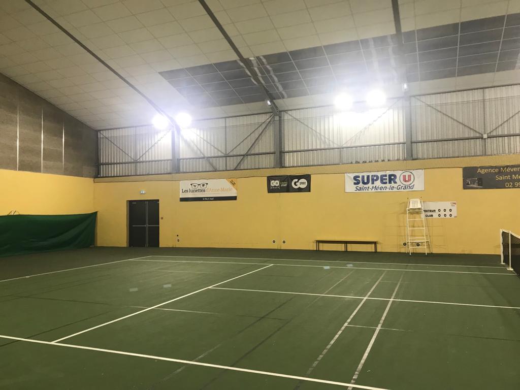 Salle de tennis à Muël